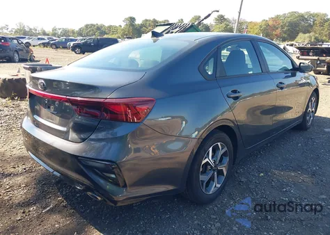 2021 Kia Forte Lxs z USA, uszkodzony, nr VIN 3KPF24AD6ME388037